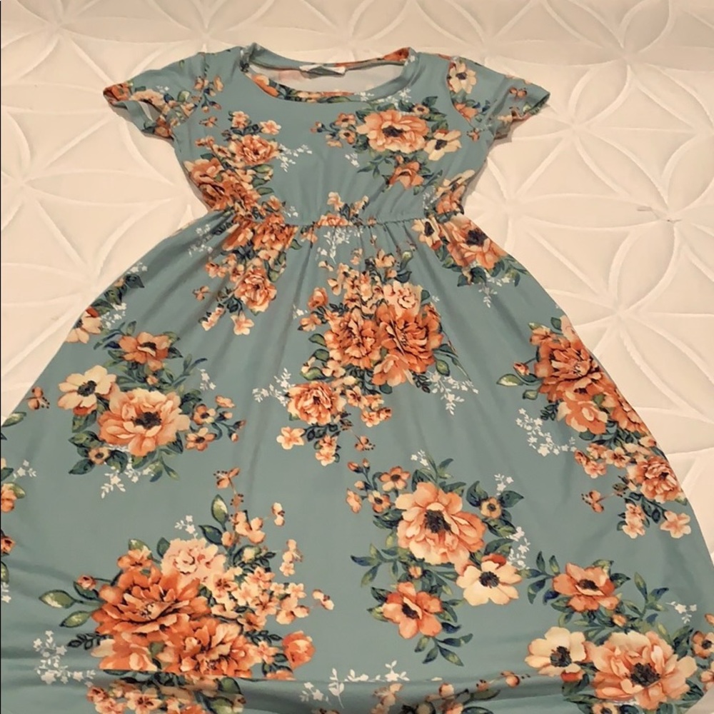 Floral boutique dress size 10-12